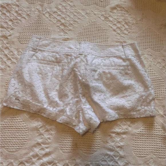 Lilly Pulitzer Walsh Shorts - Picture 9 of 9